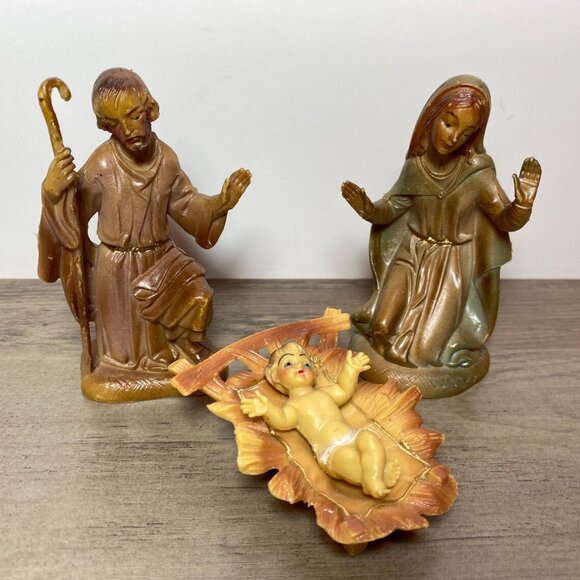 Vintage Plastic Nativity Scene Figures – Mid-Century Christmas Manger Decor - Picture 5 of 9
